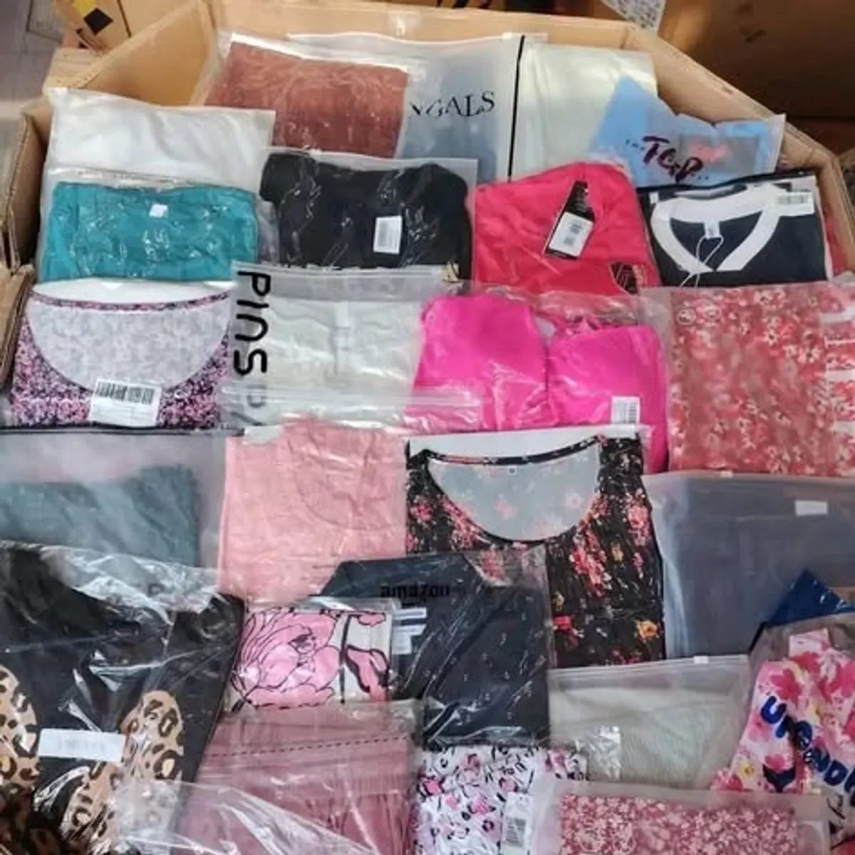 Amazon Clothing Pallet