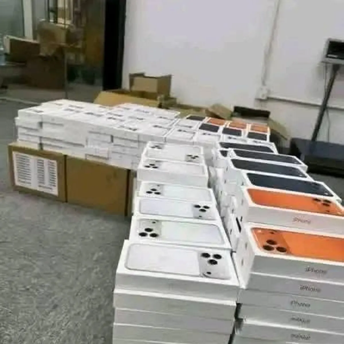 Apple Smartphones Pallet