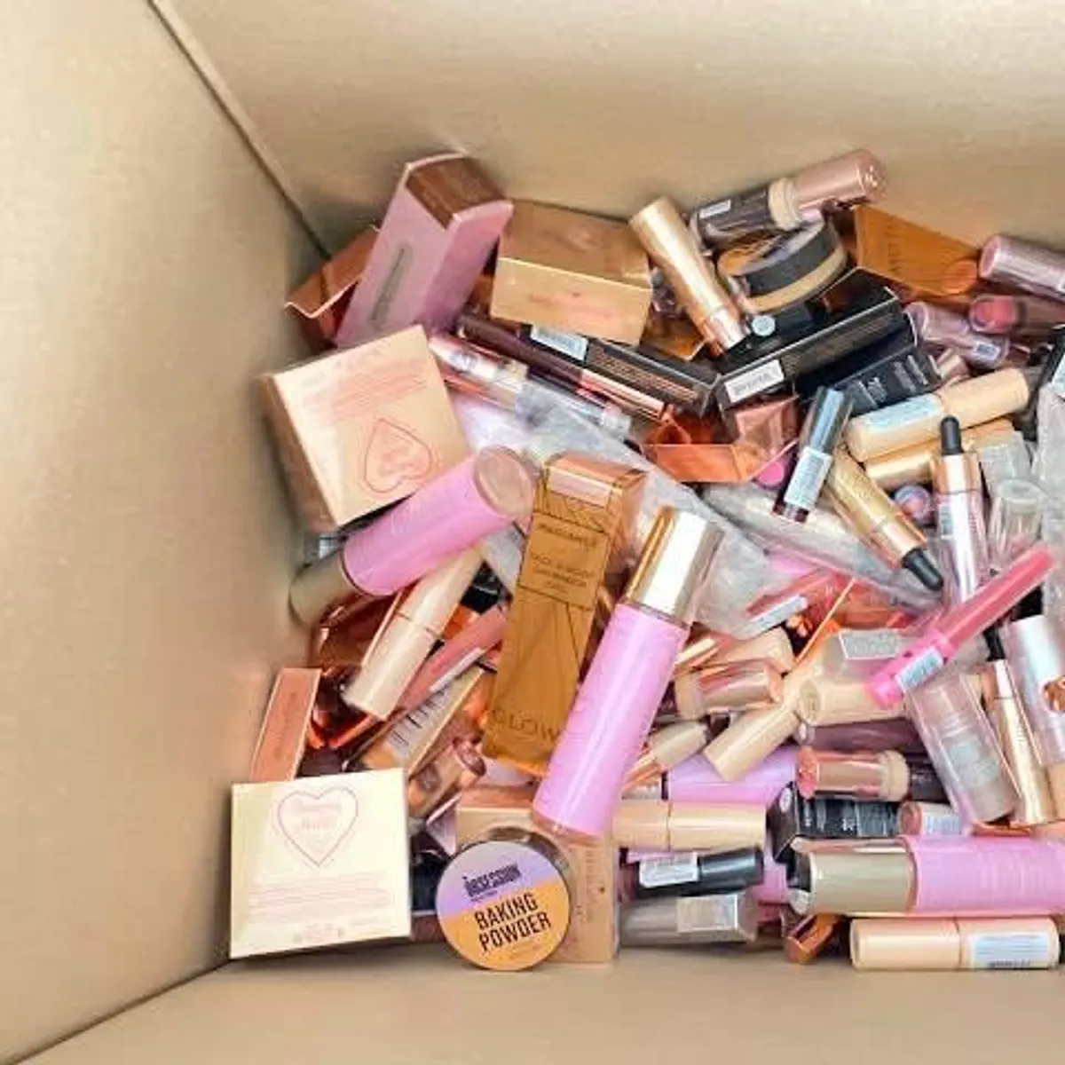 Cosmetics Pallet