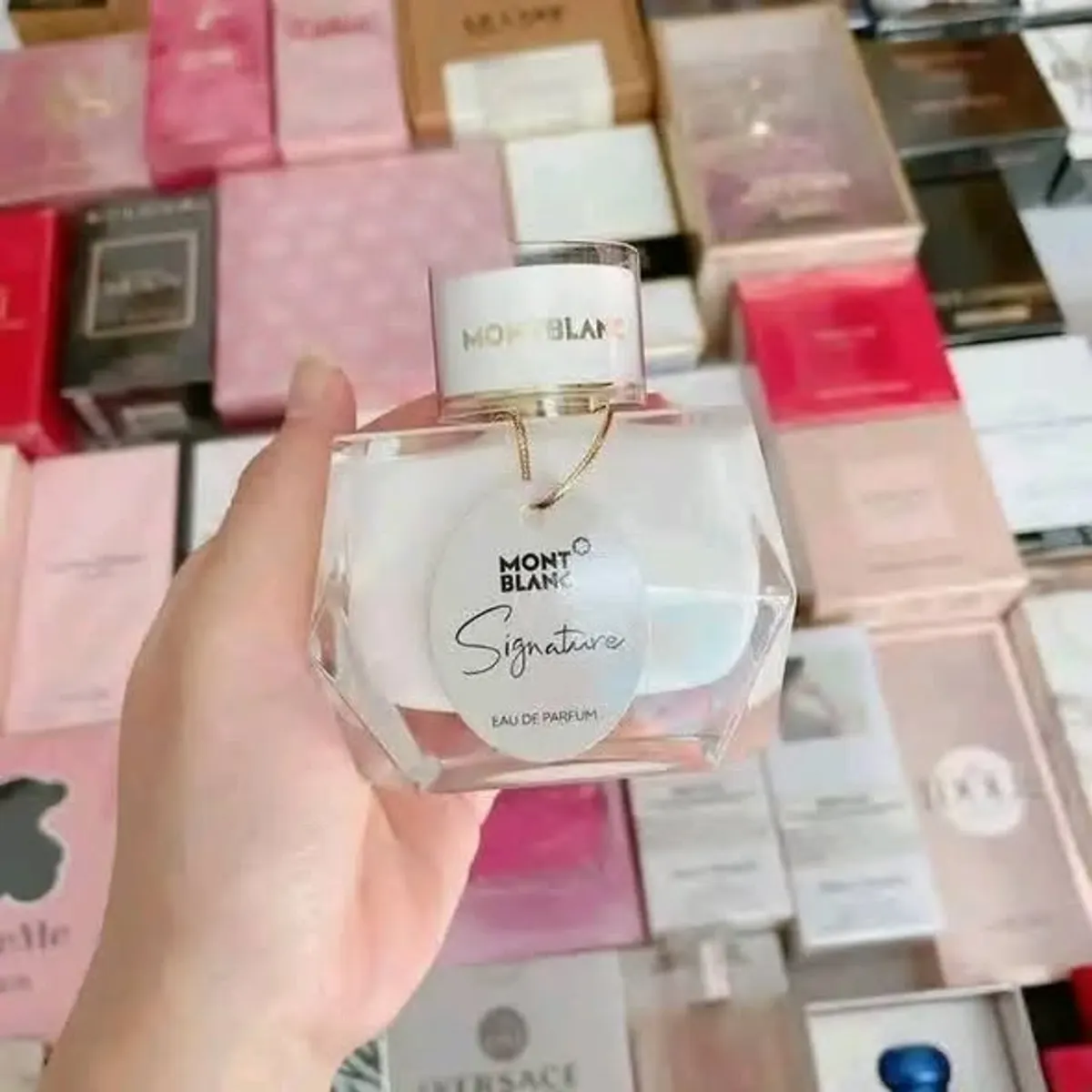Perfumes Pallet