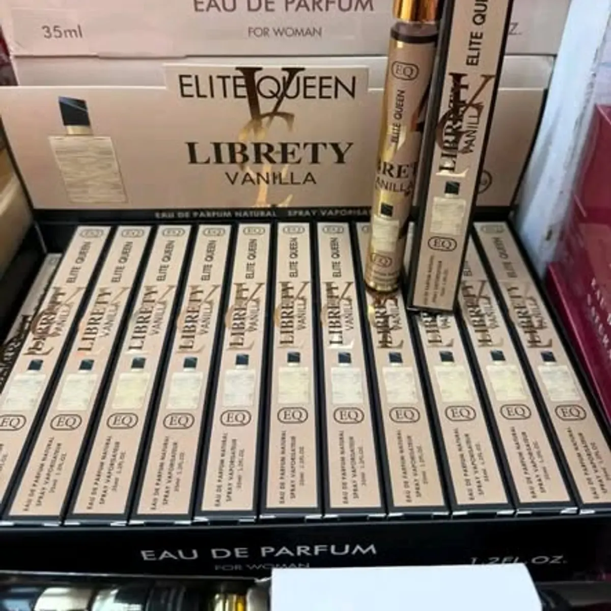 Perfumes Pallet