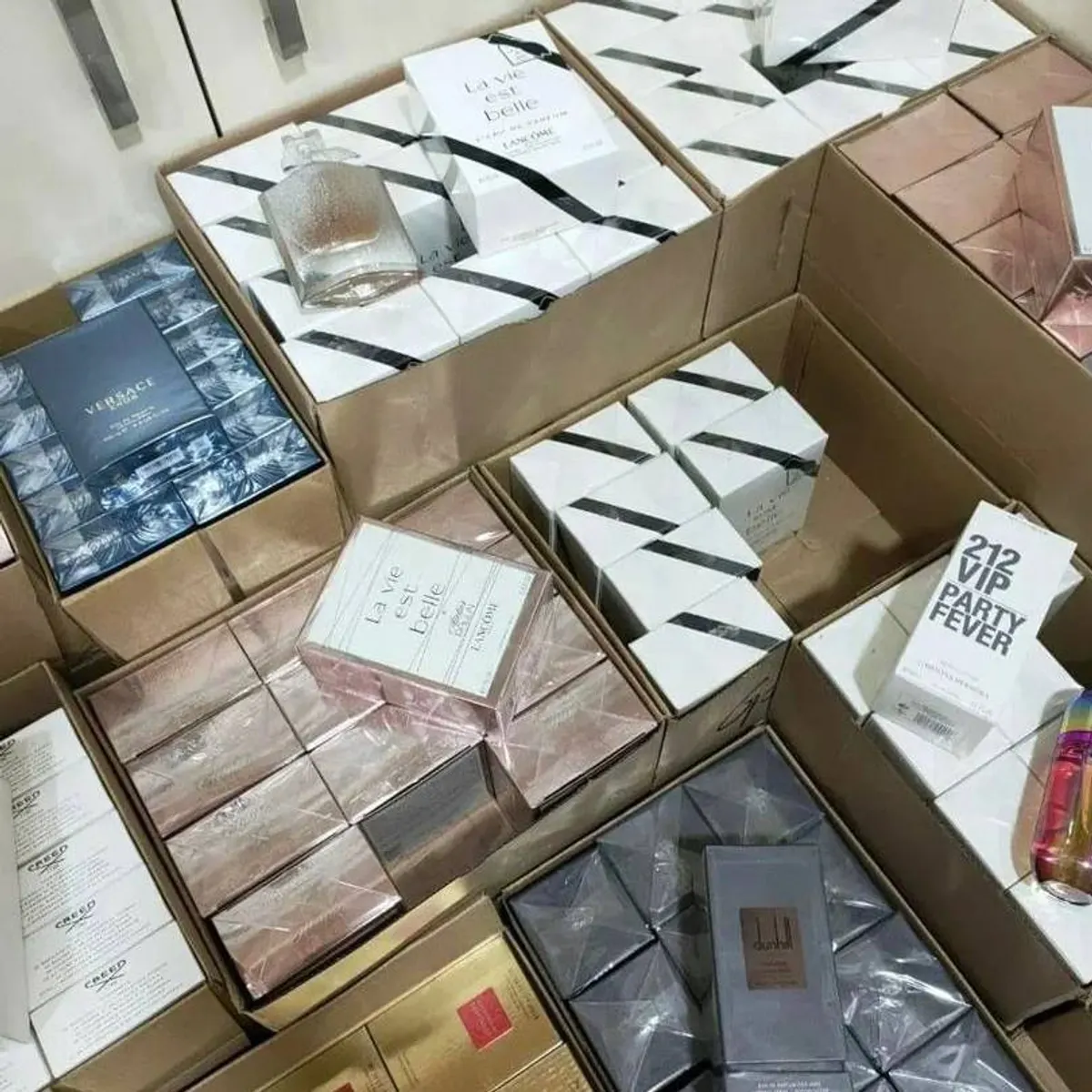 Perfumes Pallet