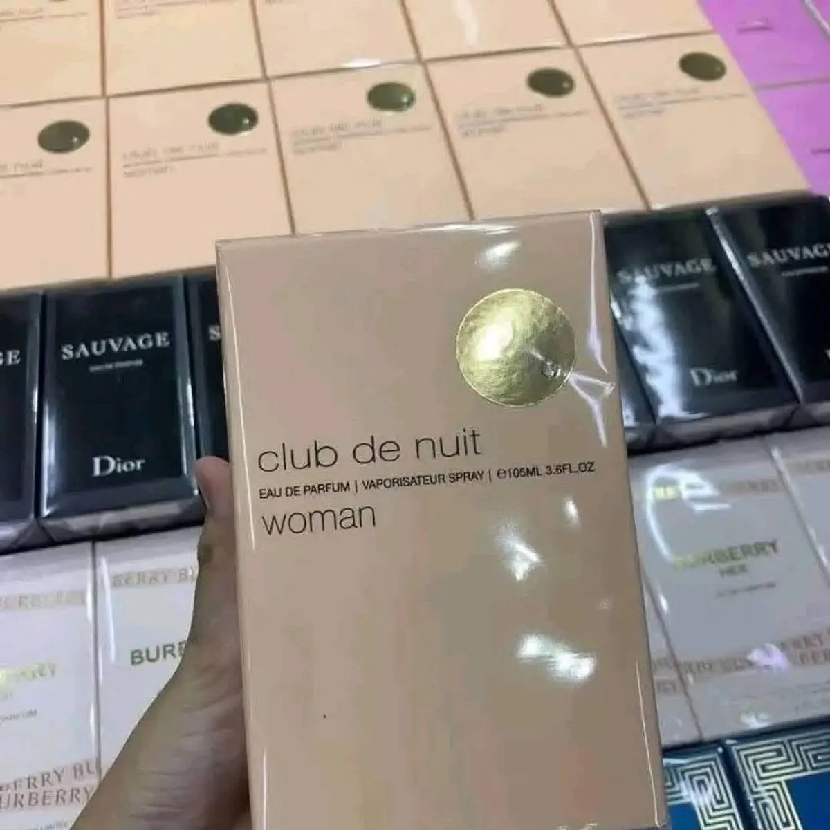 Perfumes Pallet